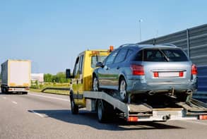 Efficient Wrecked Car Pickup Service